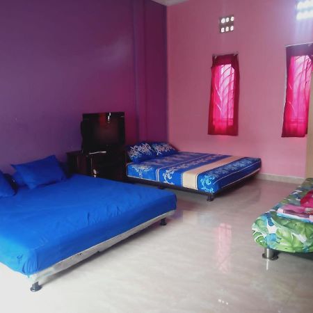 Almira homestay Jambi Luaran gambar