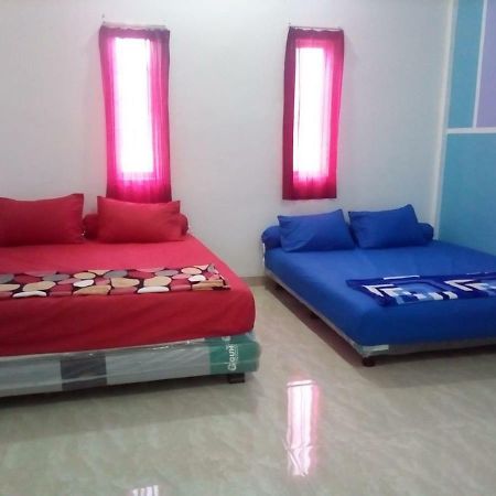 Almira homestay Jambi Luaran gambar
