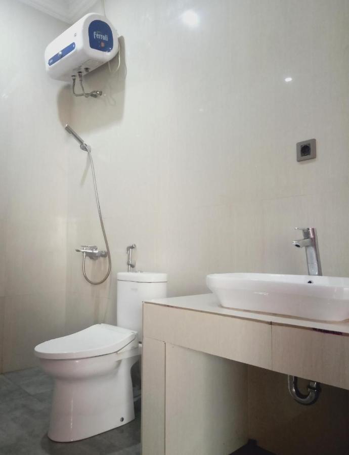 Almira homestay Jambi Luaran gambar