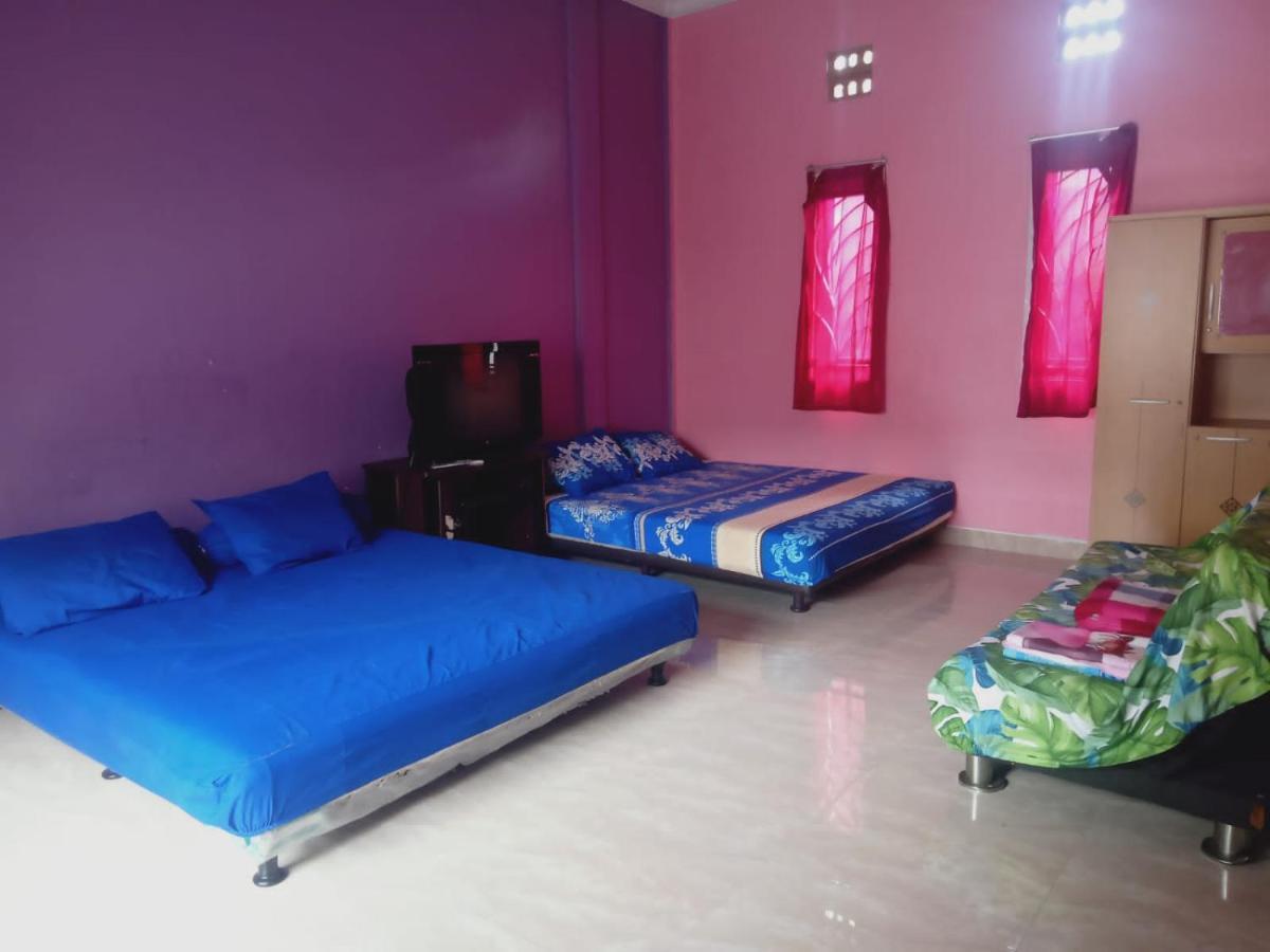 Almira homestay Jambi Luaran gambar