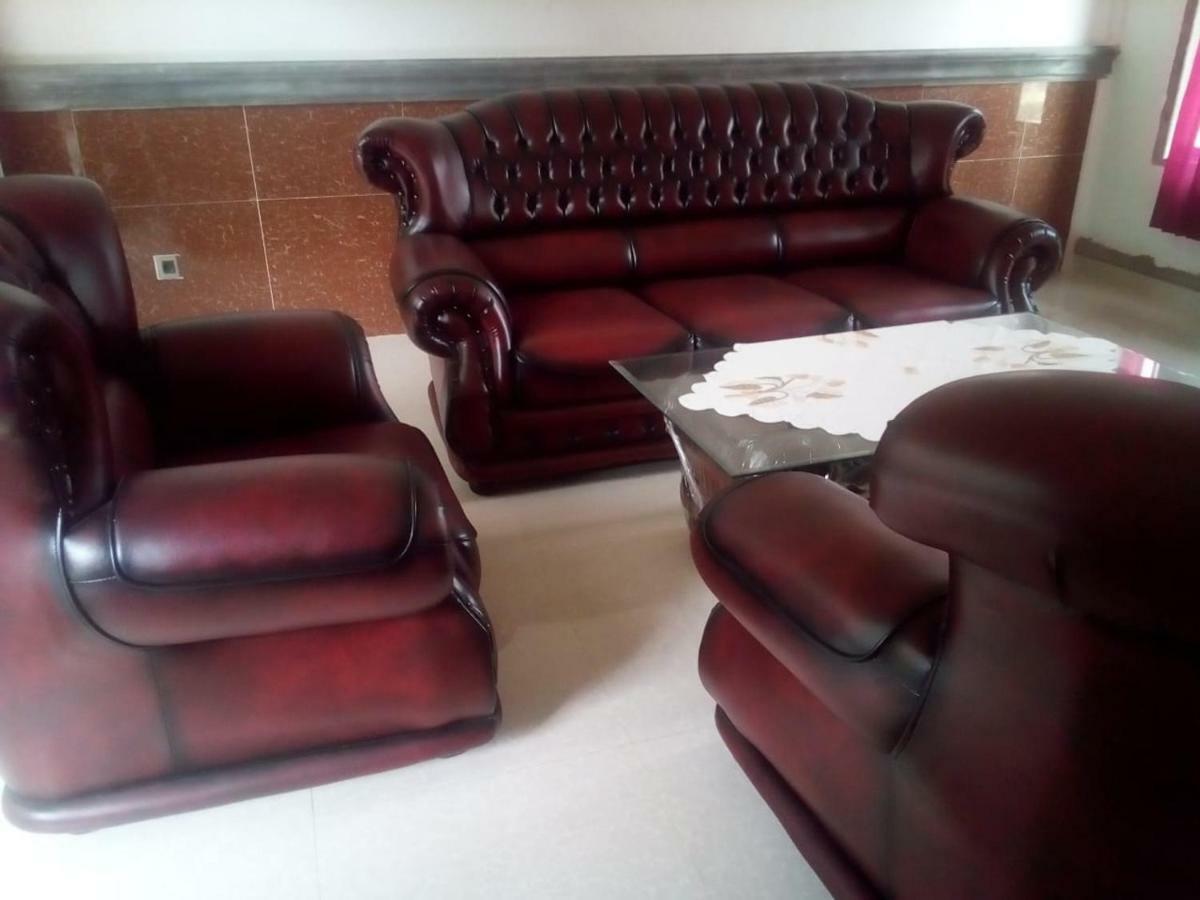 Almira homestay Jambi Luaran gambar