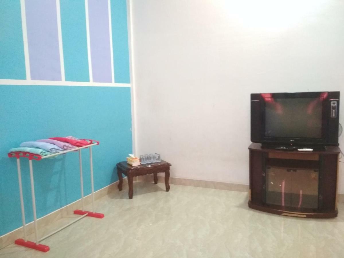 Almira homestay Jambi Luaran gambar
