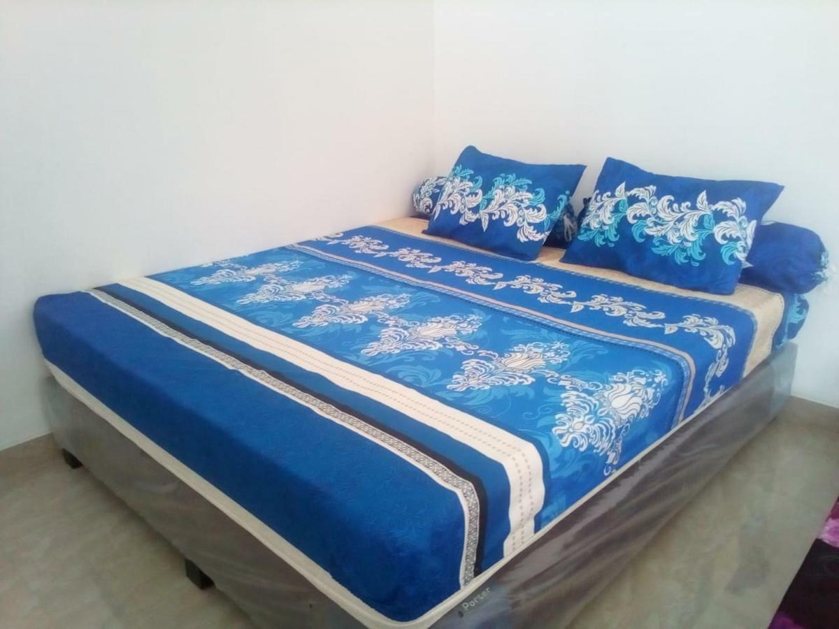 Almira homestay Jambi Luaran gambar
