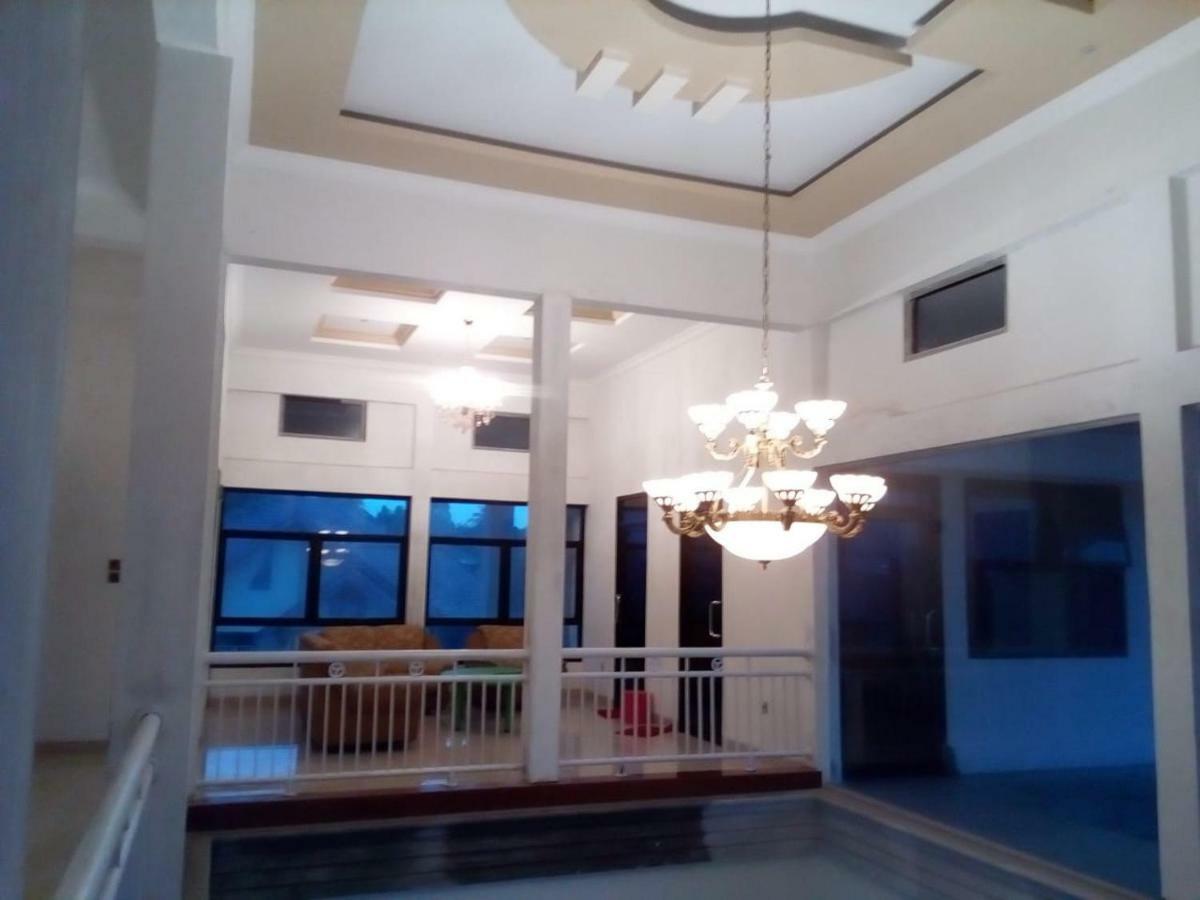 Almira homestay Jambi Luaran gambar