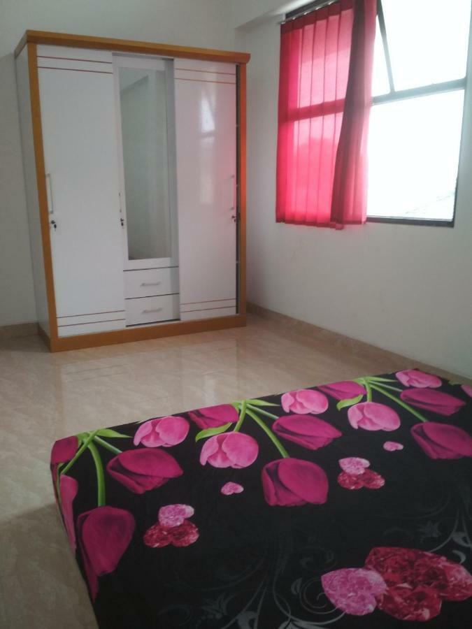 Almira homestay Jambi Luaran gambar