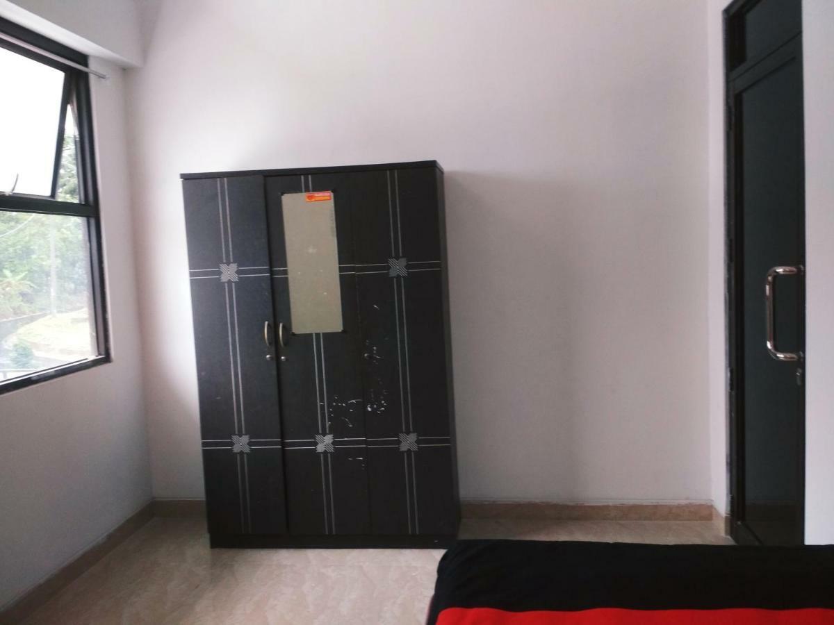 Almira homestay Jambi Luaran gambar