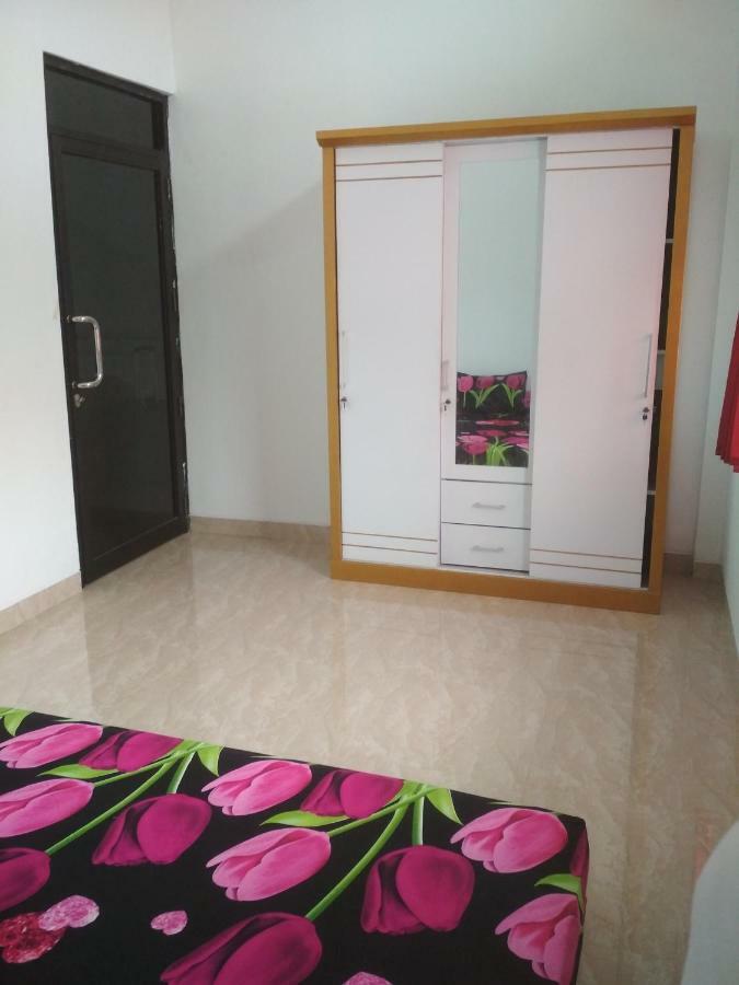 Almira homestay Jambi Luaran gambar
